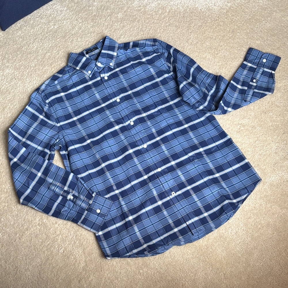 ST JOHN’S BAY Men’s Plaid Button Down Shirt